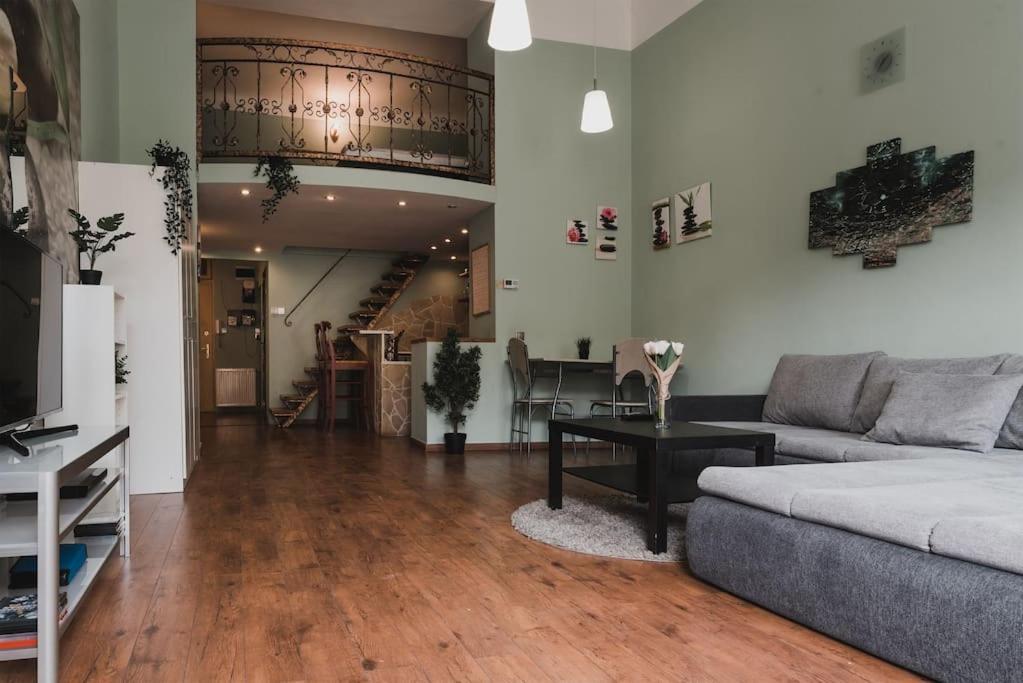 Main Street Apartment / Heart Of Bp Budapest Luaran gambar